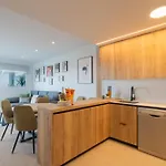 Silver Tower 7b Apartman